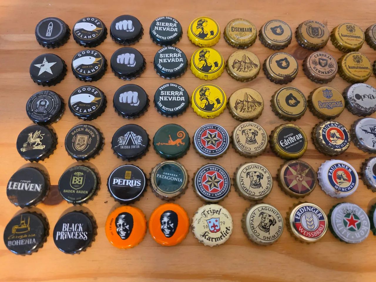 Coleção com 72 tampinhas de cerveja - Foto 3