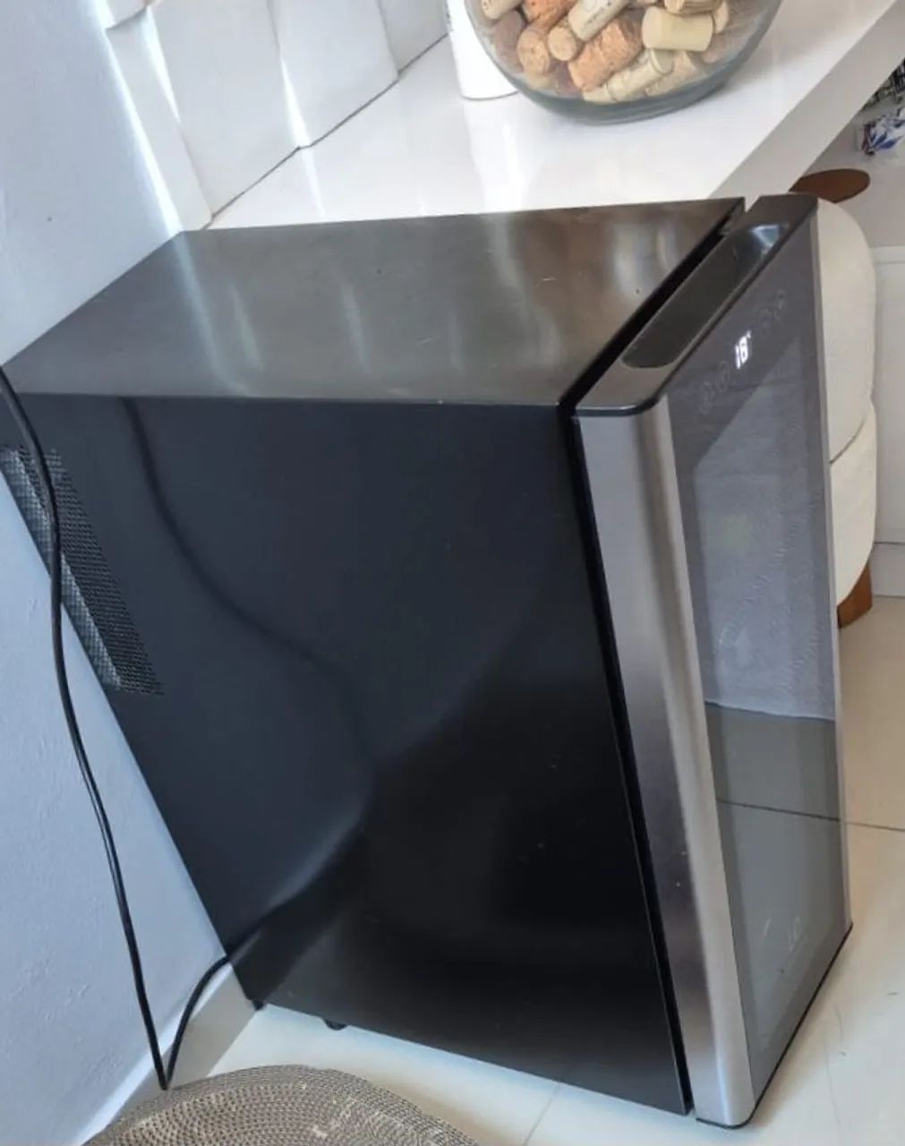 Adega Electrolux 12 Garrafas com Led - Foto 5