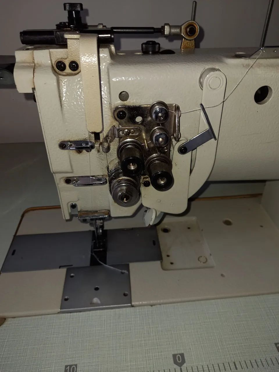 Máquina de costura.  - Foto 3