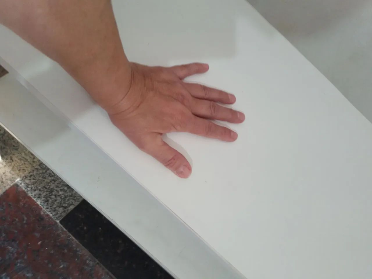 Arara para roupas com 2 prateleiras - Foto 5
