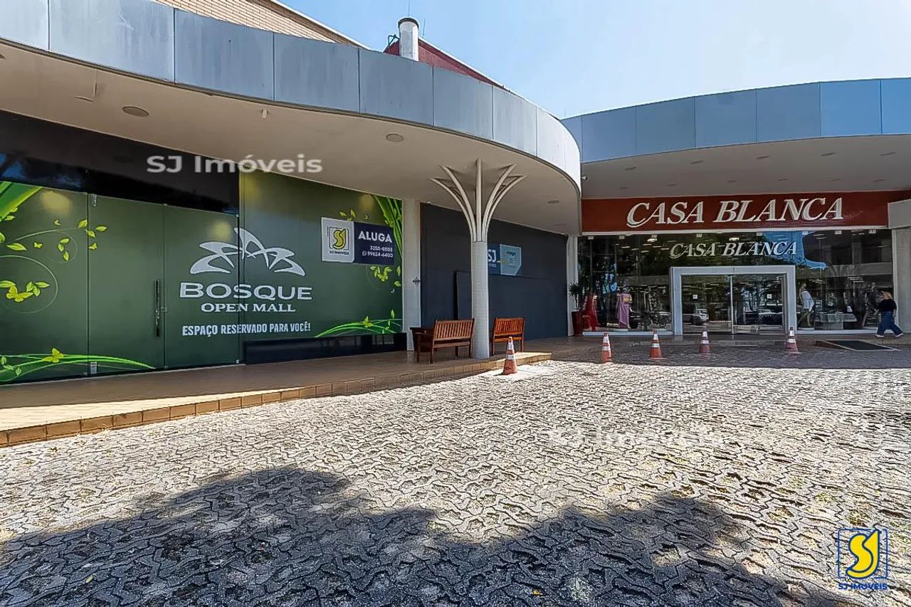 Loja ampla com estacionamento na Av. Bezerra de Menezes