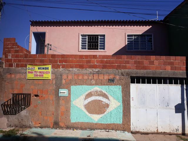 Vende sobrado na fazendinha Itapuã!Ac tc Santa Maria