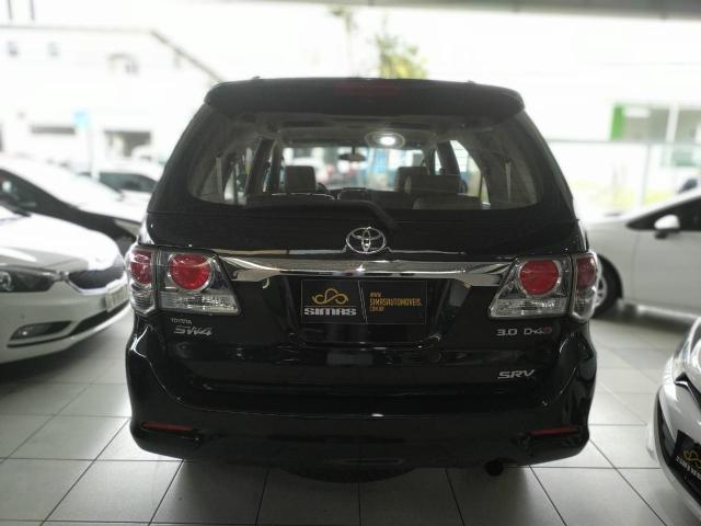 TOYOTA HILUX SW4 2013/2013 3.0 SRV 4X4 7 LUGARES 16V TURBO INTERCOOLER DIESEL 4P AUTOMÁTI - Foto 5