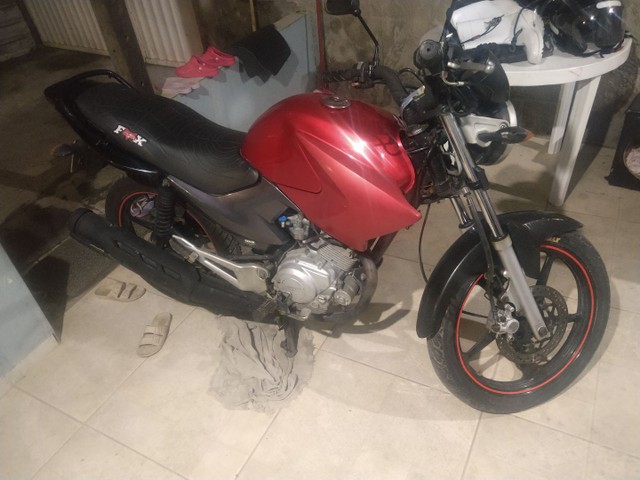 VENDO MOTO YAMAHA FACTOR ACEITO TROCA POR CARRO
