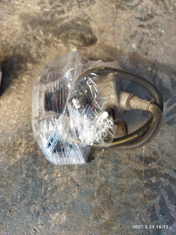 Pinça dianteiro esquerda Renault Logan 1.6 2018