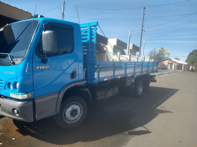CAMINHÃO ACELO 715 IMPECÁVEL 