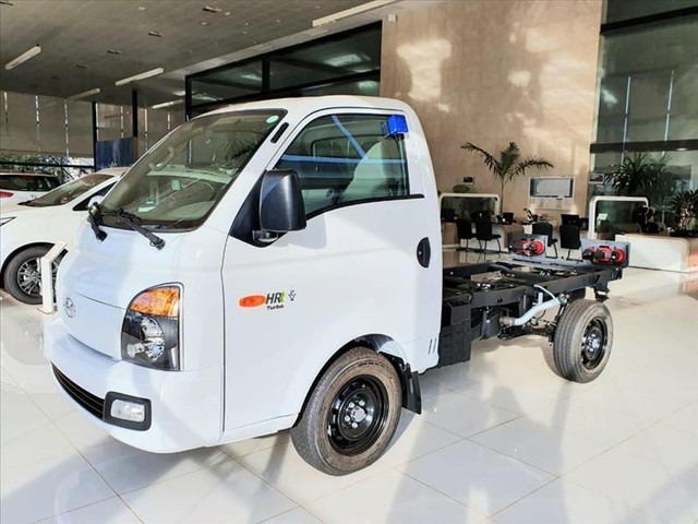 HYUNDAI HR 2.5 LONGO SEM CAÇAMBA 4X2 16V 130CV TUR