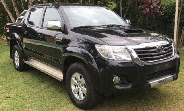 TOYOTA HILUX TURBO DIESEL CABINE DUPLA 4X4 2013 COMPLETA 2º DONO