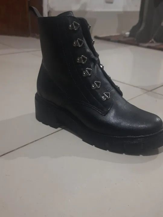 Bota coturno preto com salto Ramarim - Foto 2