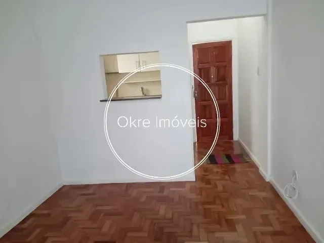 Oportunidade: apartamento quarto e sala no Catete!