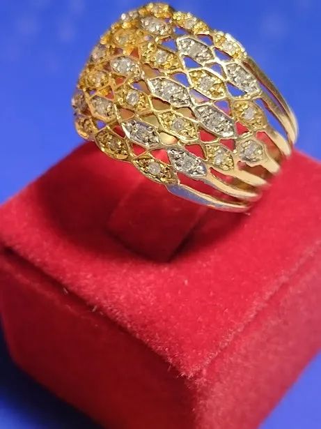 Anel Brilhantes 0.50 mm 5.70 Gramas Topo 16 mm                         