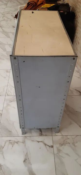 Prateleira de Ferro com Frente de Vidro - Foto 4