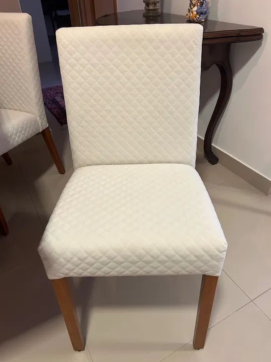 Vendo 4 cadeiras estofado semi novas e sem avarias!!! - Foto 2