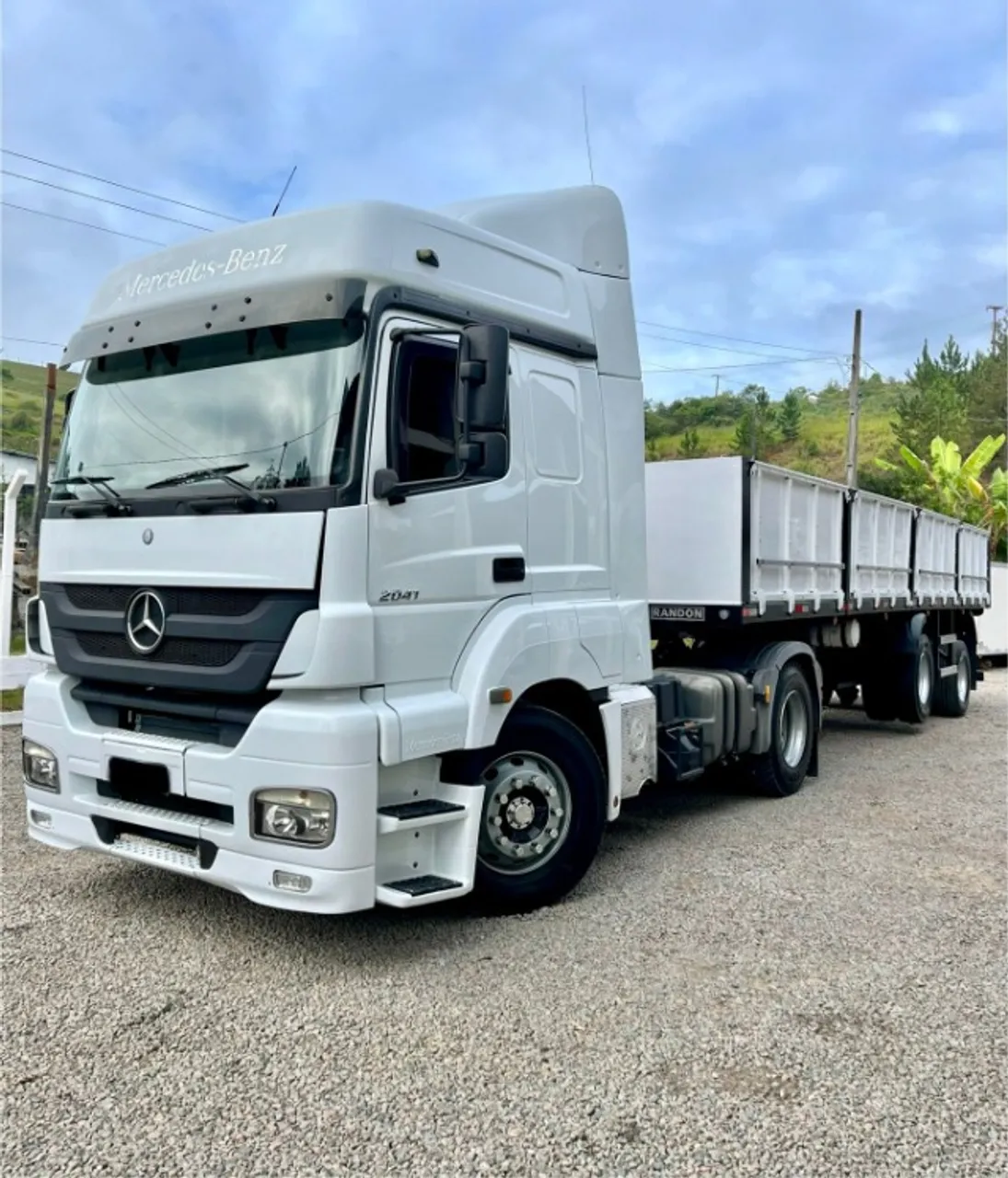 Mercedes Benz Axor 2041 - Ano 2019 - Completo, Apenas 511 mil km rodados!