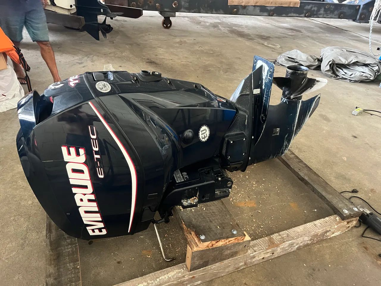 EVINRUDE de 115 com 600 horas - Foto 5