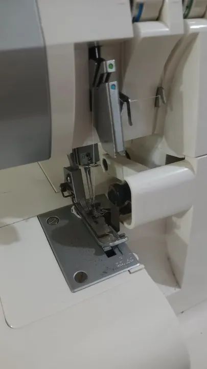 Overlock Singer semi-industrial  - Foto 2