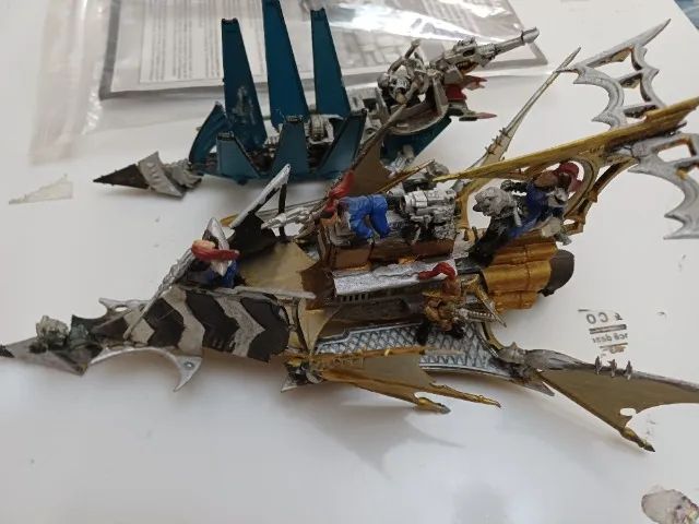 figura de warhammer para venda com manual  - Foto 3