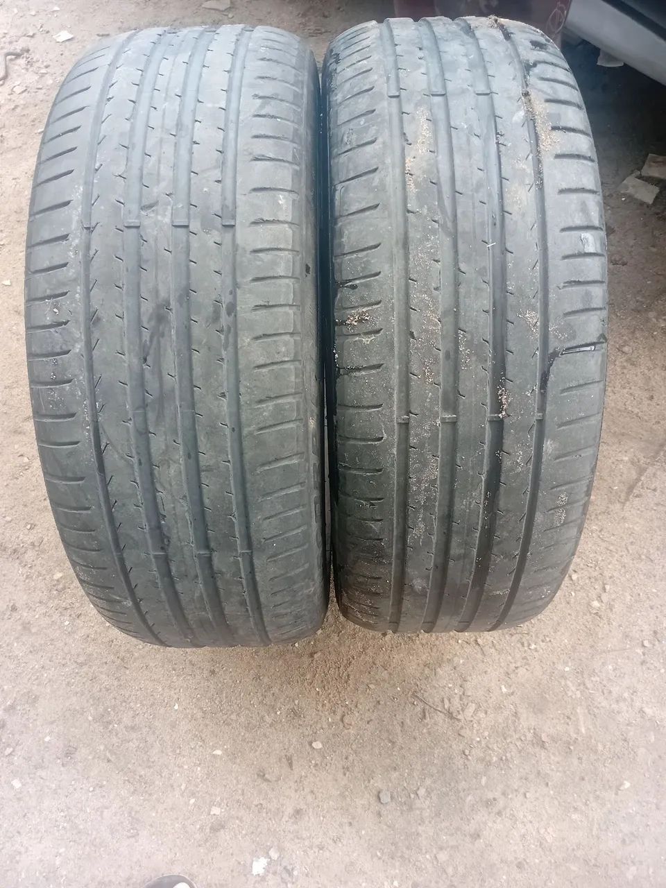 Pneus aro 235/45/19 são 2