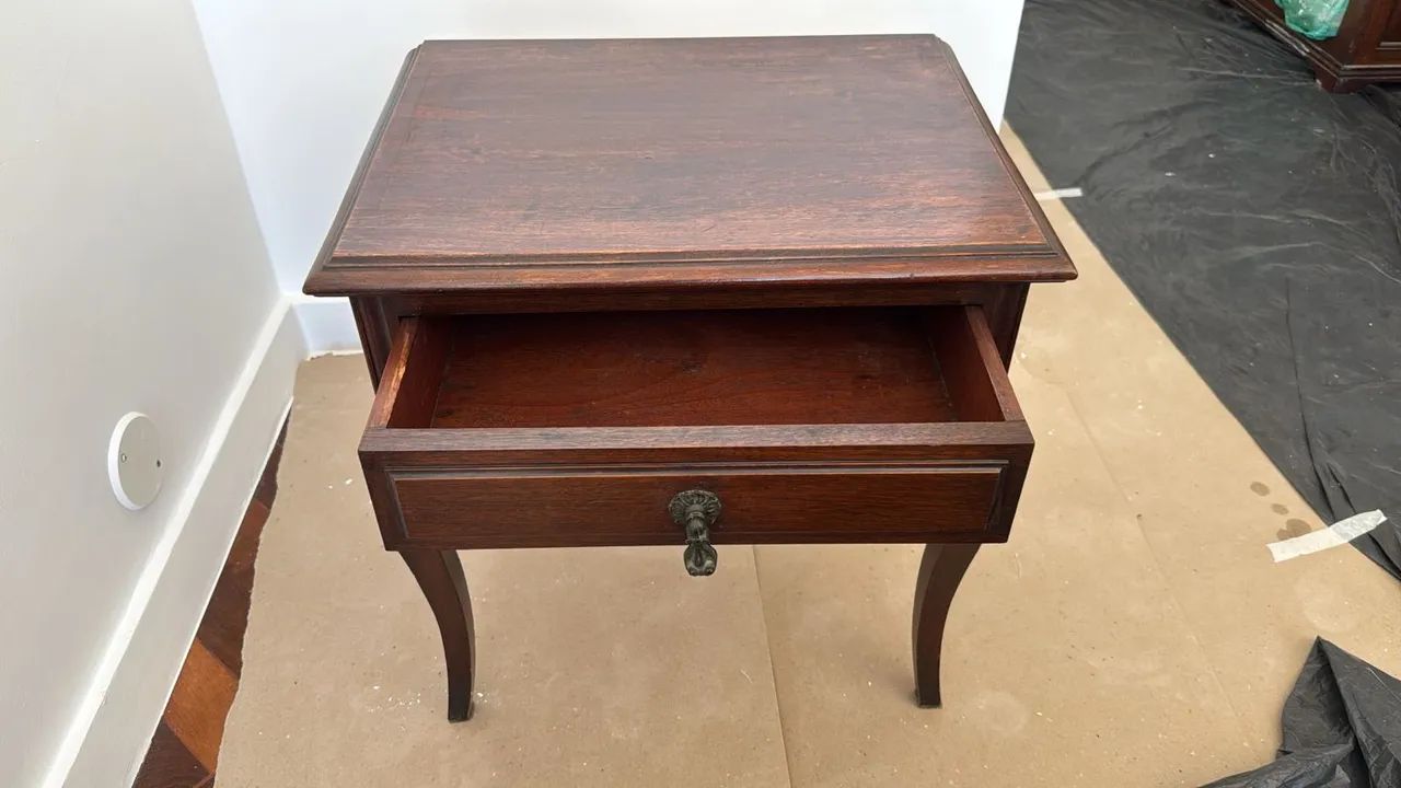 Mesa de Cabeceira estilo vintage em Madeira maciça - Foto 2