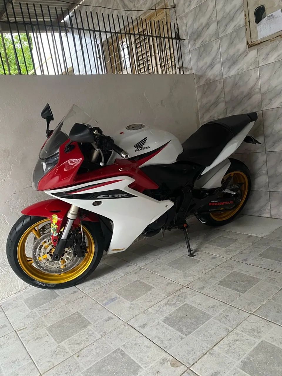 CBR 600f 2013 com abs 