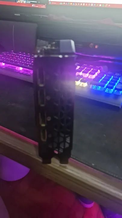 GIGABYTE Radeon RX 5500 XT Gaming OC 8G - Foto 3