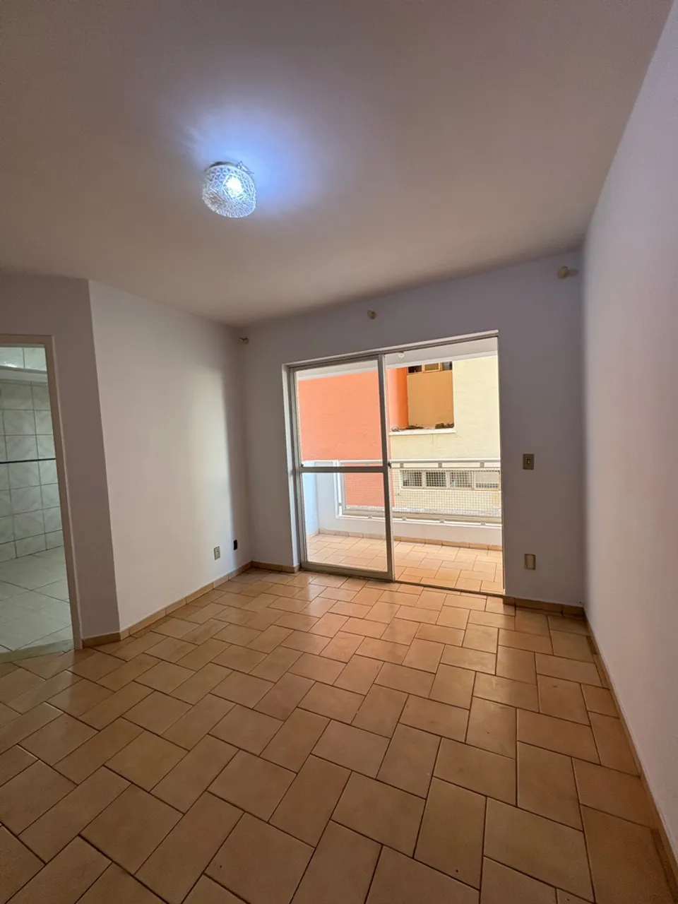 Apartamento amplo, bem localizado - Raridade