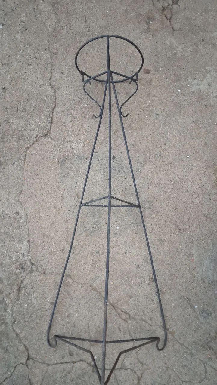 Suporte para Vaso de Planta em Ferro