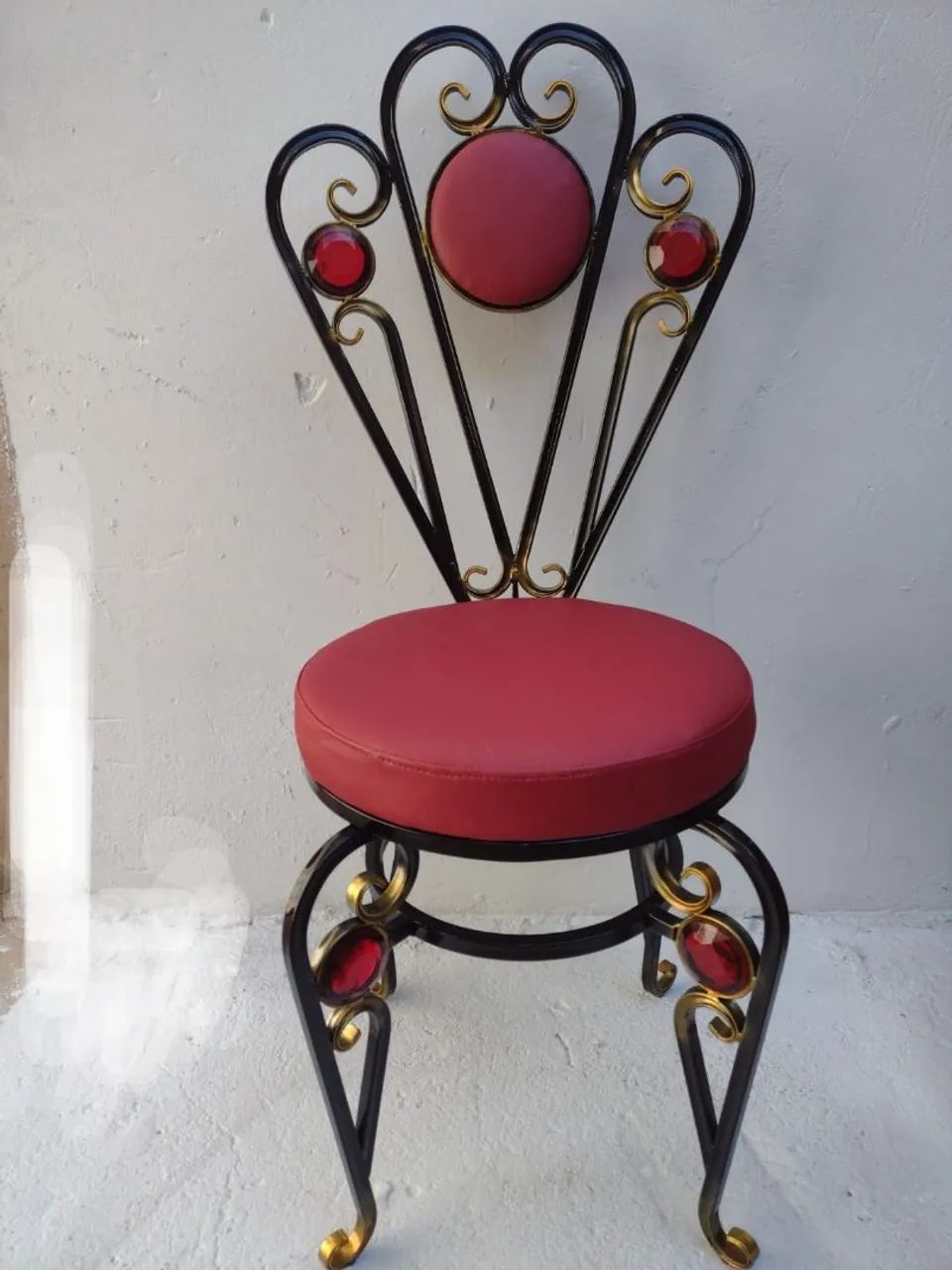 Cadeira colonial em aço forjado 