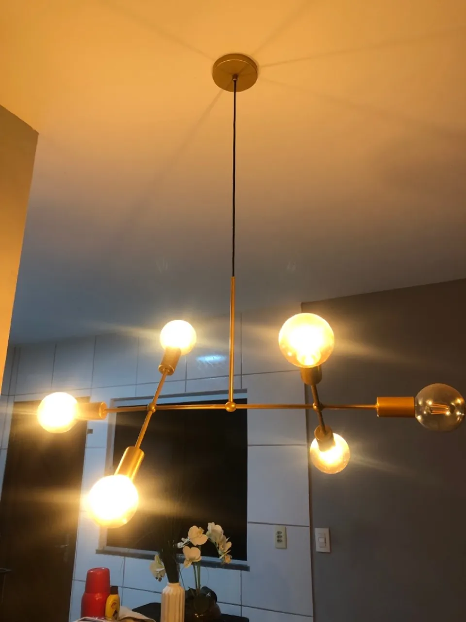 Lustre Moderno Dourado com 6 Lâmpadas