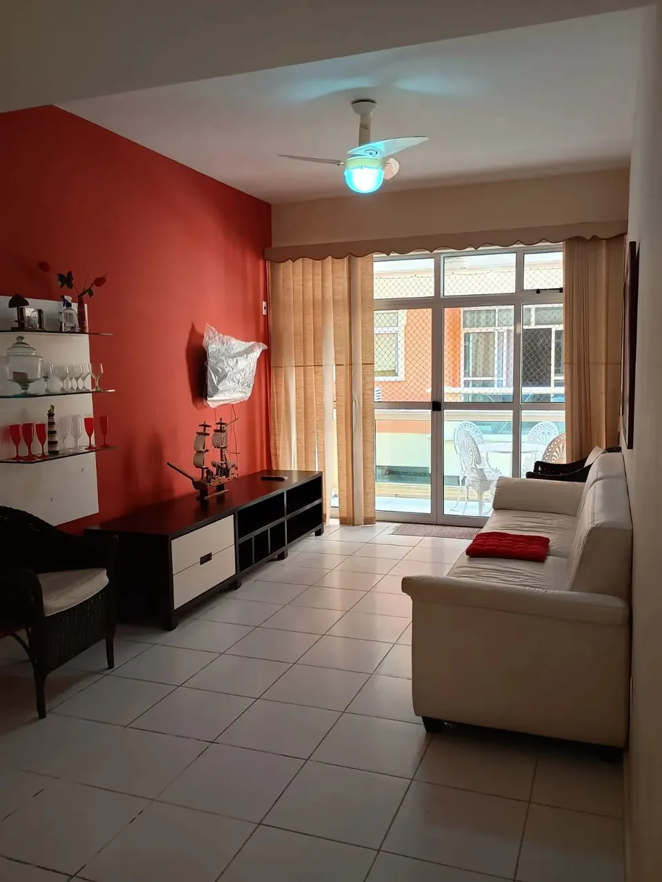 APARTAMENTO COM 2 QUARTOS A VENDA NA PRAINHA EM ARRAIAL DO CABO-RJ.