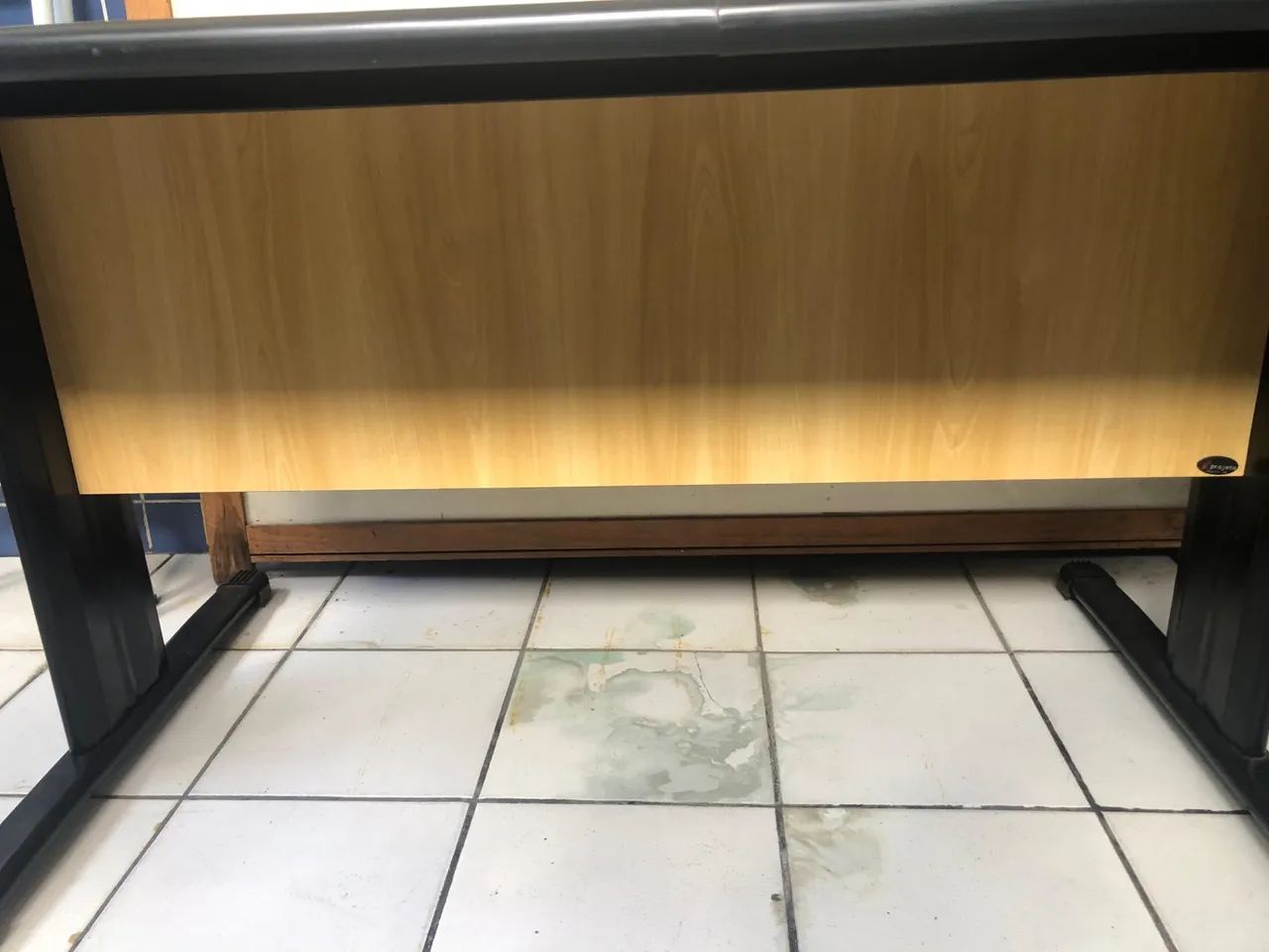 Mesa de Escritório Oval com Design Moderno - Foto 2