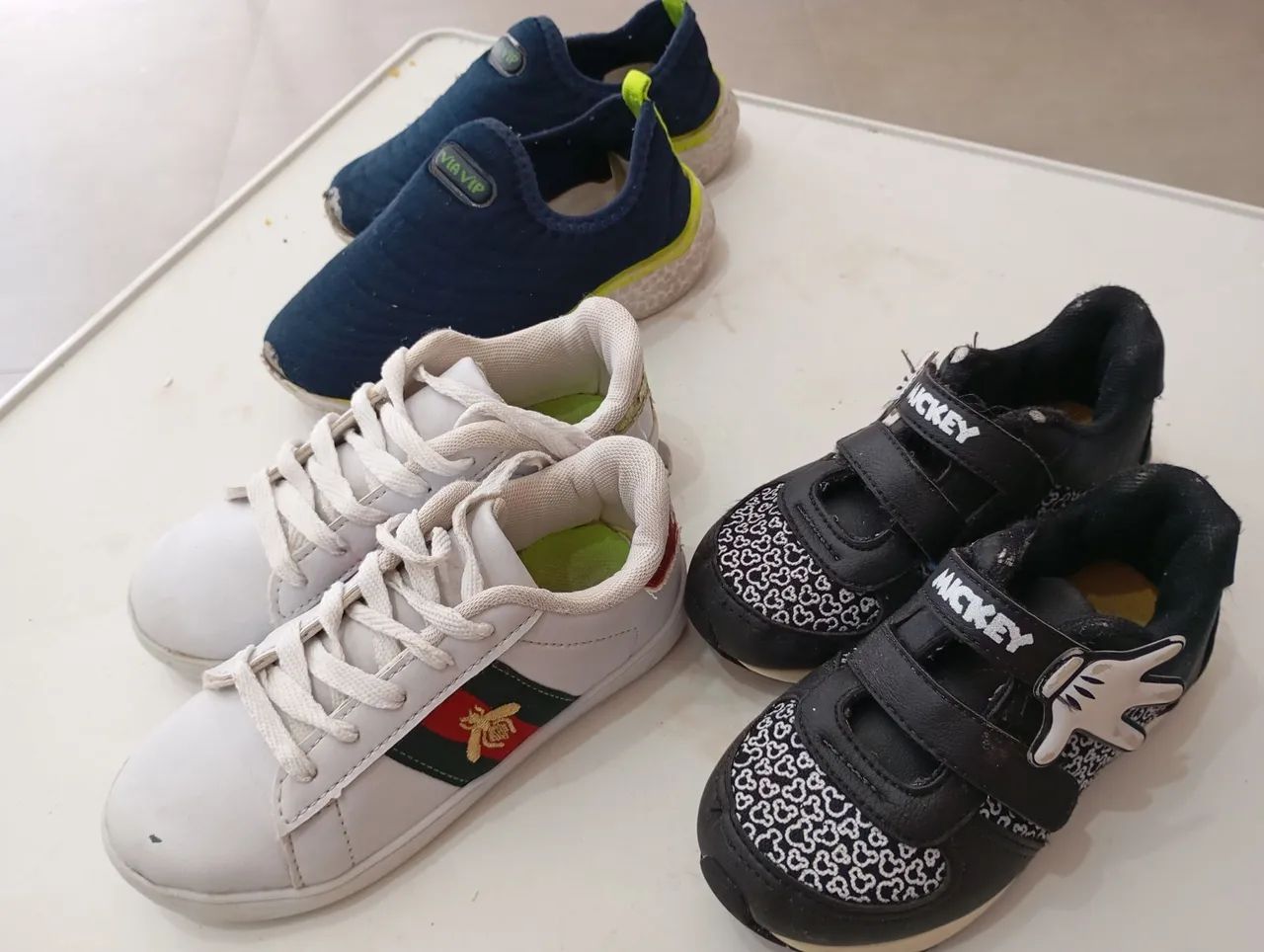 Lotinho Calçado 3 pares de tênis infantis tamanhos 24 26 e 28