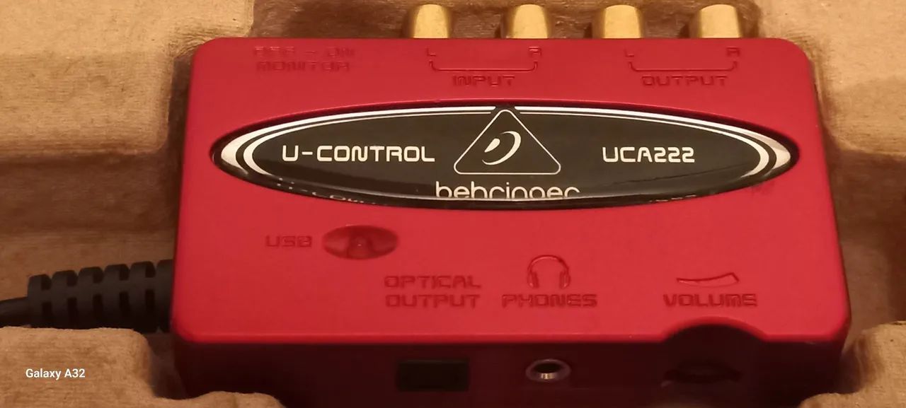 INTERFACE DE AUDIO U CONTROL UCA222