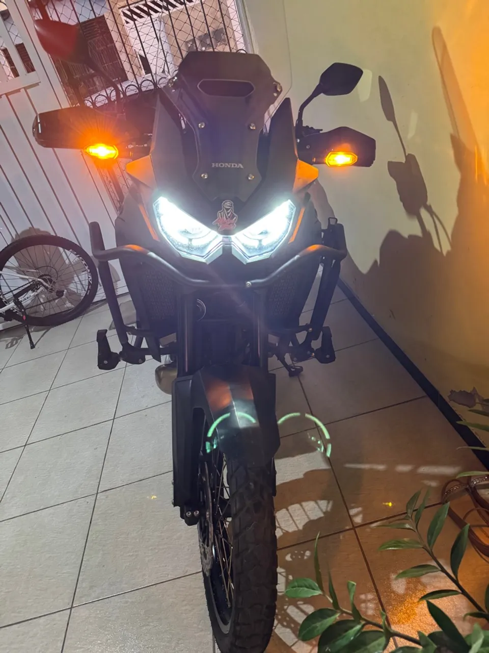 ÁFRICA TWIN MT 1100