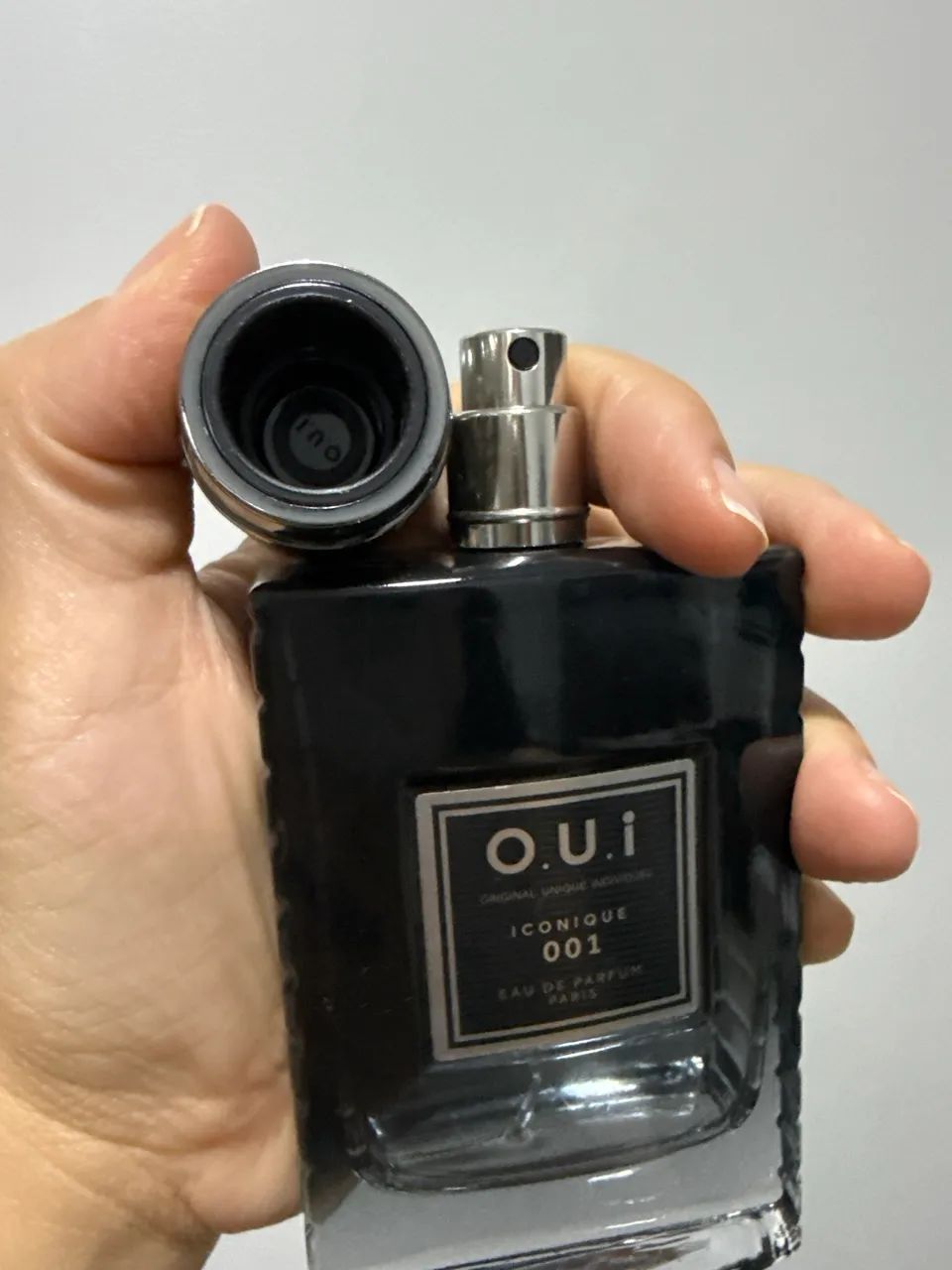 Frasco original vazio O.U.i Iconique 001 com tampa. - Foto 2