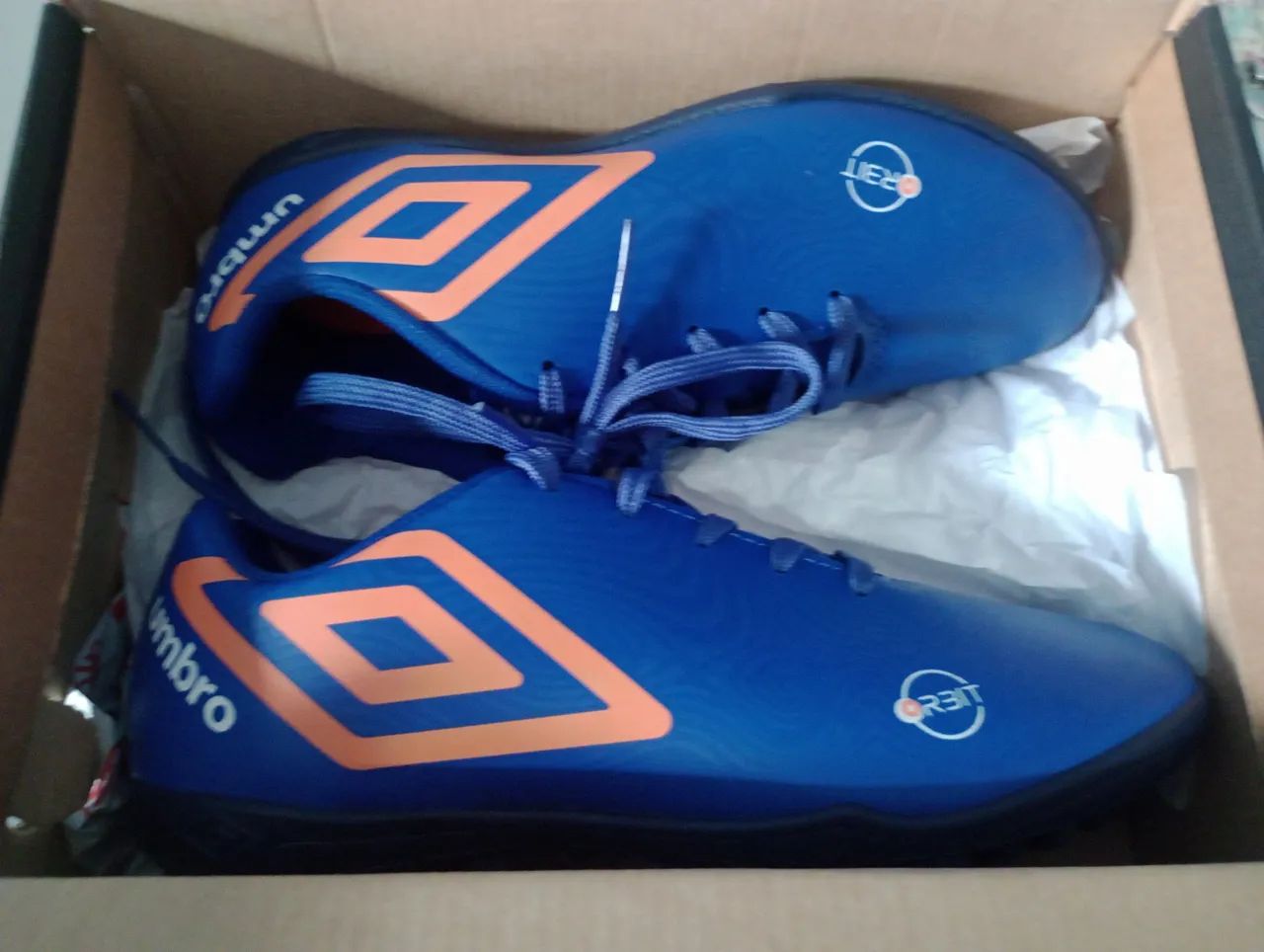 Chuteiras Umbro Futsal - Azul e Laranja