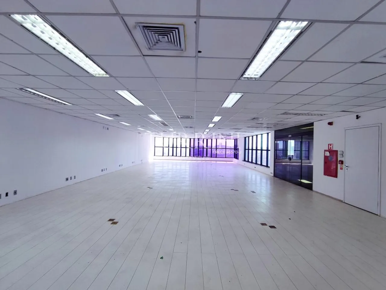 Sala disponível para locação na AV. Duque de Caxias em Bauru-SP