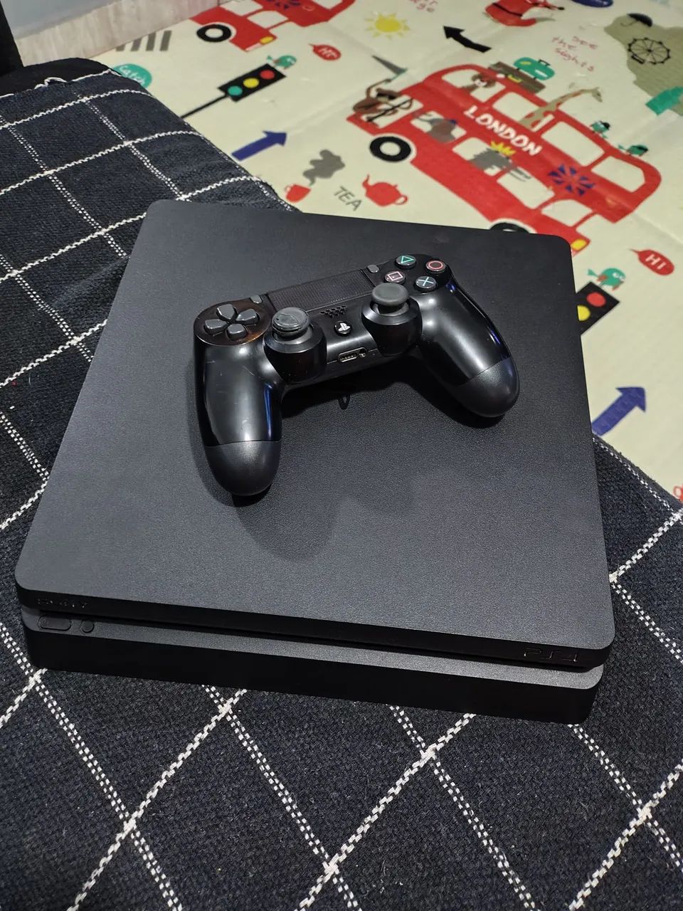 Playstation 4 Slim - 500gb + mídias físicas - Foto 2