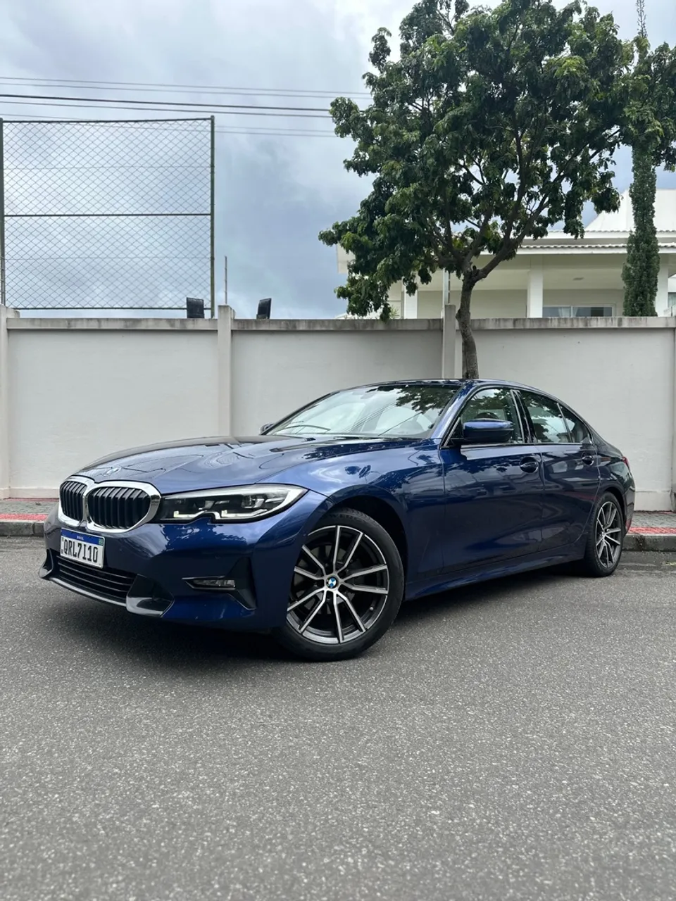BMW 320i - BAIXA KM