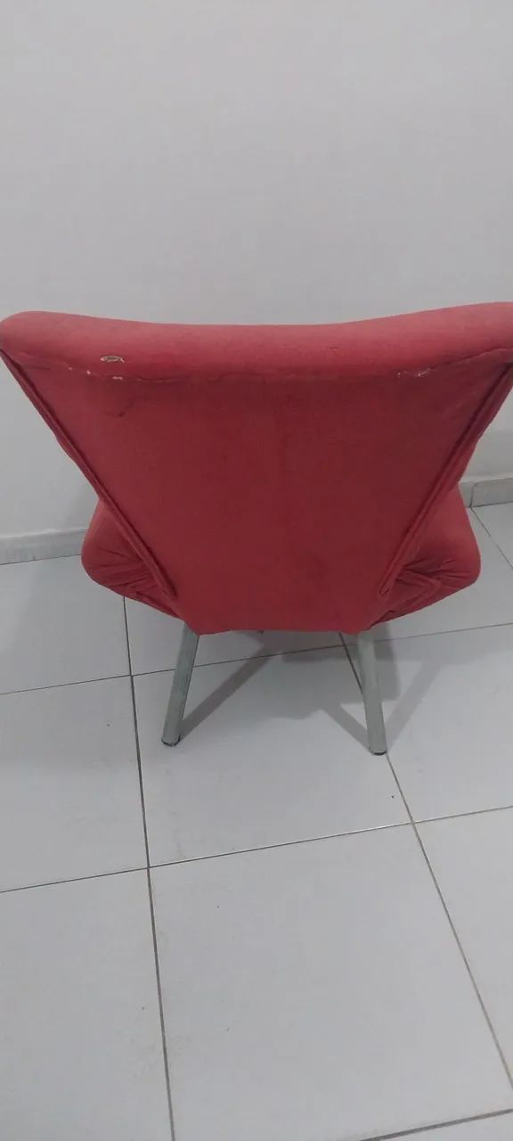 Poltrona vermelha 70 retirada mangabeira * 