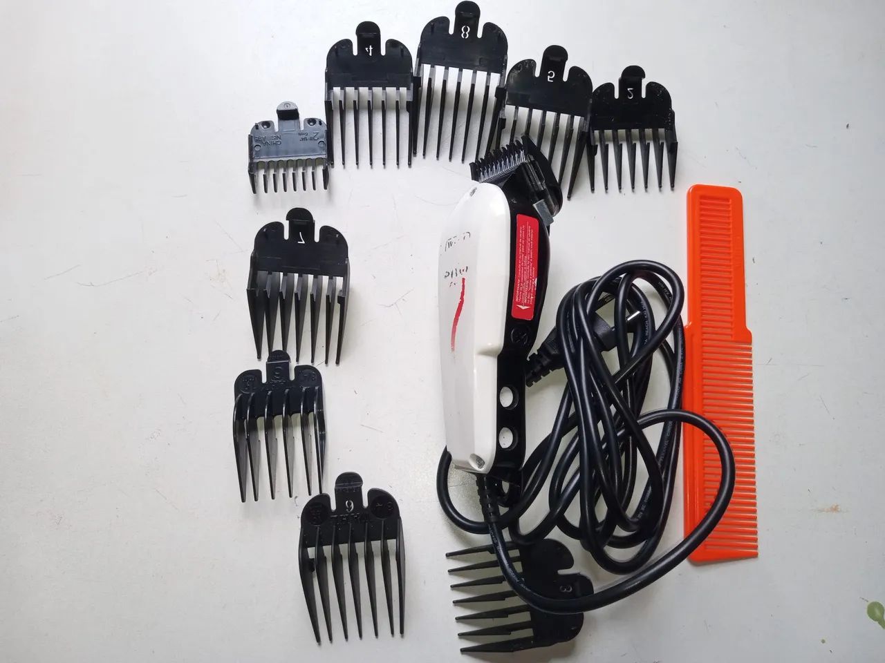 Vende-se uma máquina de cortar cabelo profissional valor 130 $ - Foto 3