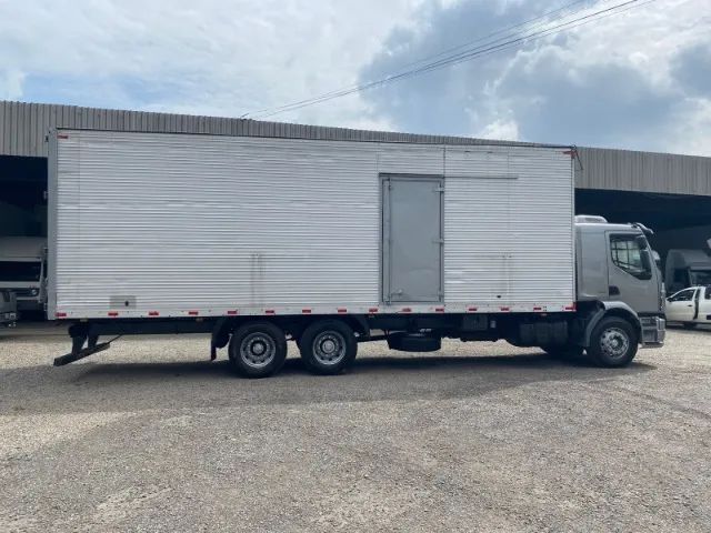 VOLVO VM 260 6X2 2010 BAÚ MOTOR FEITO - Foto 4