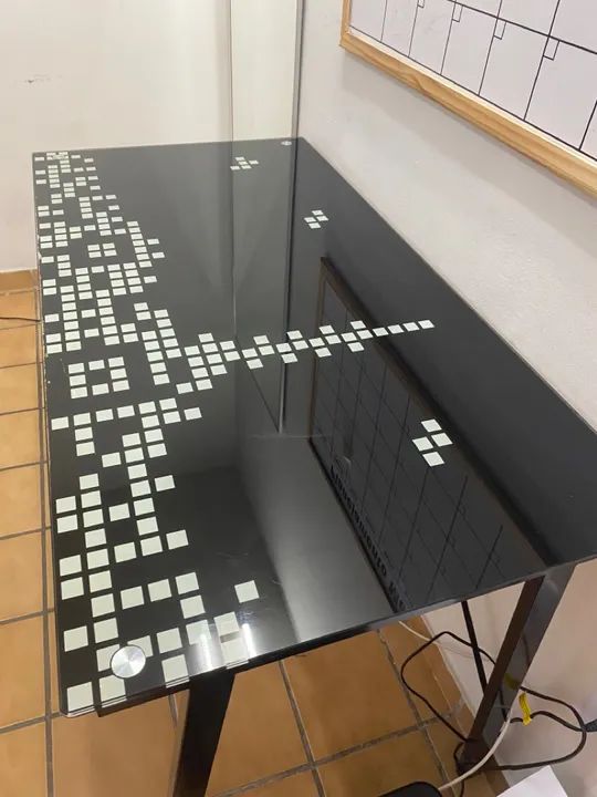 Linda mesa TAMPO DE VIDRO. SEM AVARIAS  - Foto 4