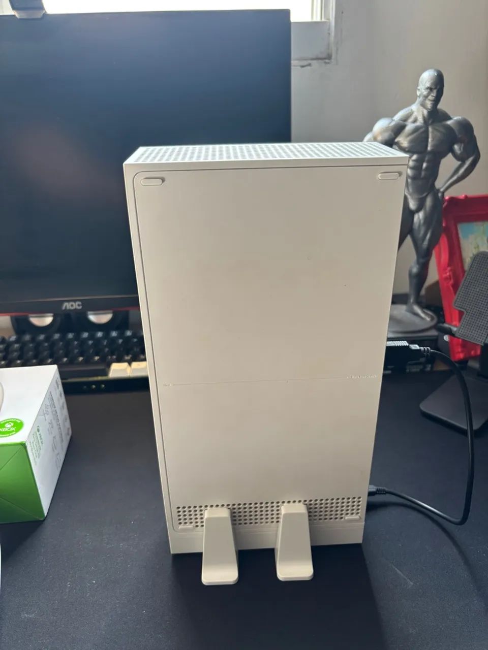 Xbox Series S -  com Acessórios Exclusivos! - Foto 3
