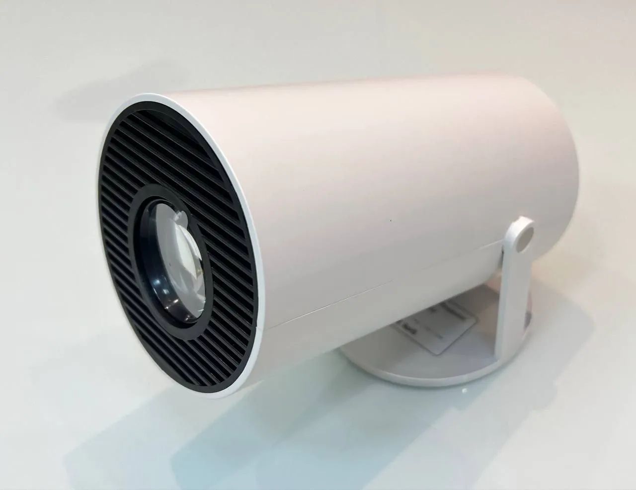 Projetor HY300 - 4600 lumens, Android 11.0 4K Led, 1280x720p, Wi-Fi BT 200 ANSI. - Foto 3