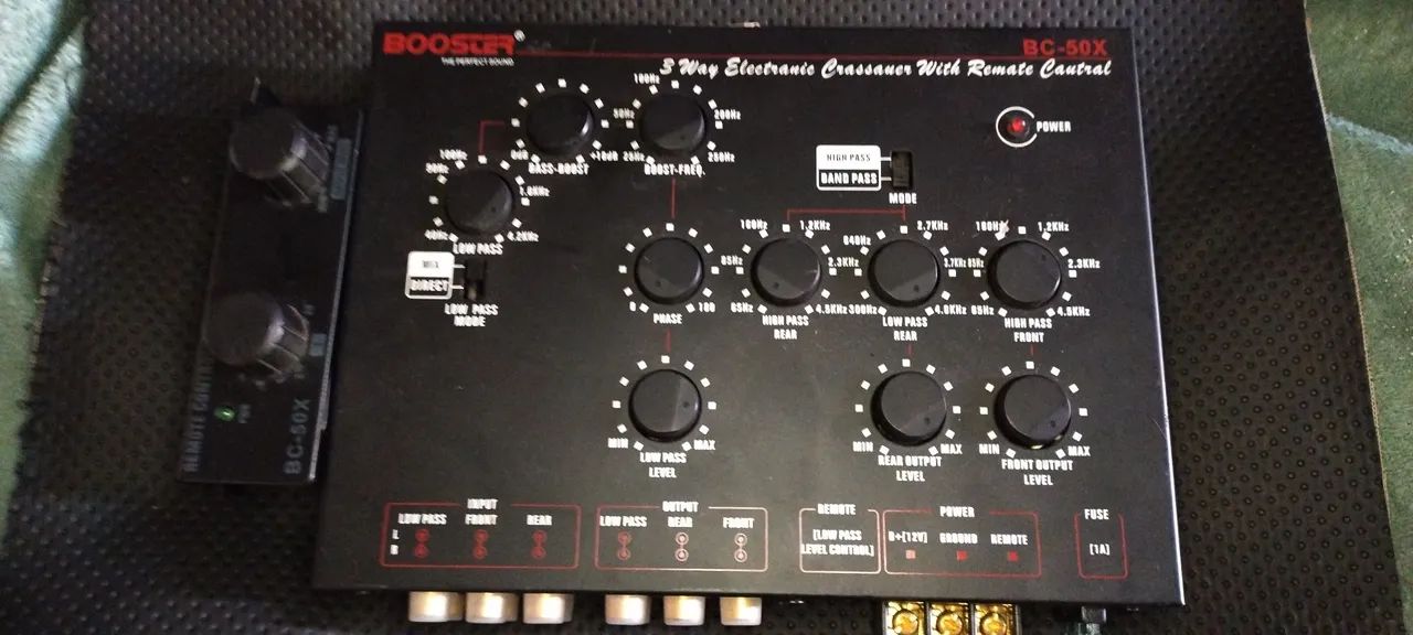 Crossover 3 Vias Booster BC-50X com Controle Remoto