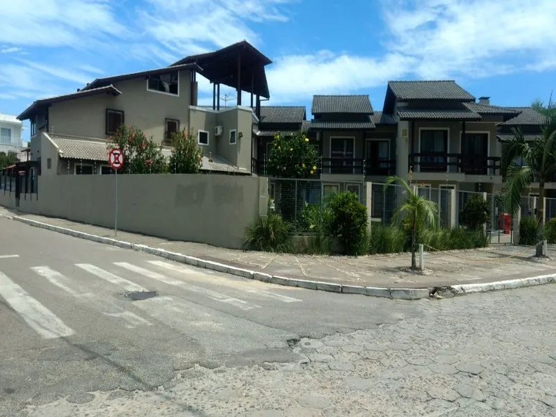 Condomínio de casas mais hostel a venda na Lagoa Conceição em Florianópolis SC - Foto 2