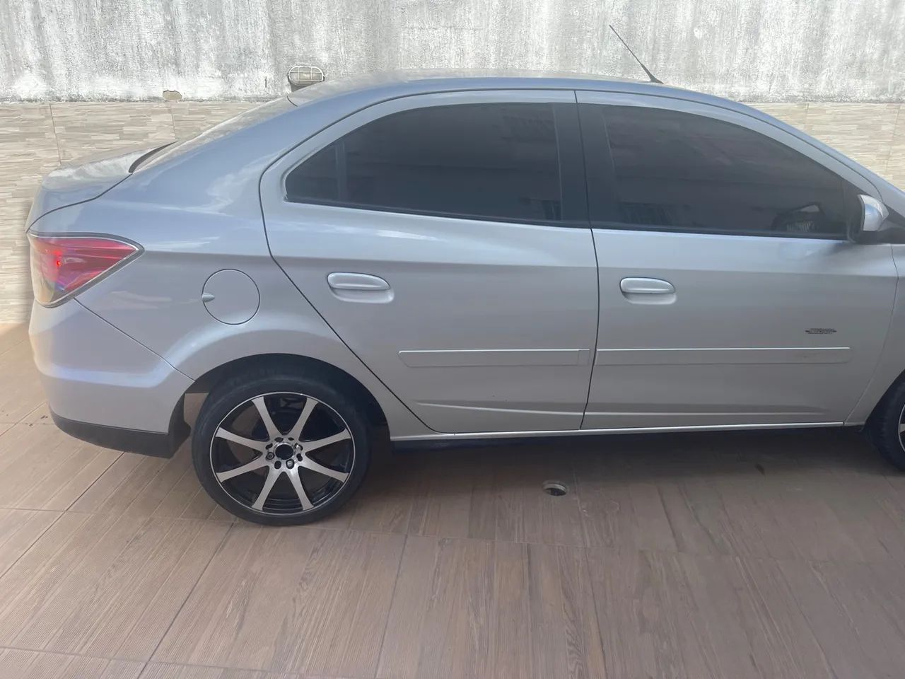 Prisma 1.4 2015/2015 LT com kit gás  - Foto 4