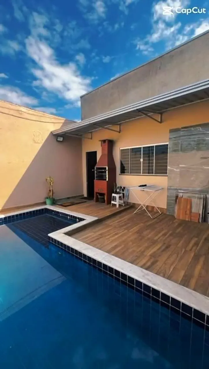 Casa à venda no Bairro Industrial com móveis planejados inclusos.