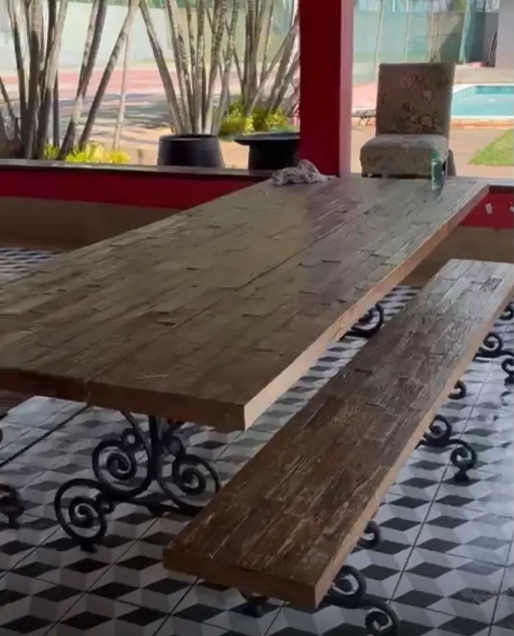 Mesa de Jantar de Madeira com Base de Ferro - Foto 2